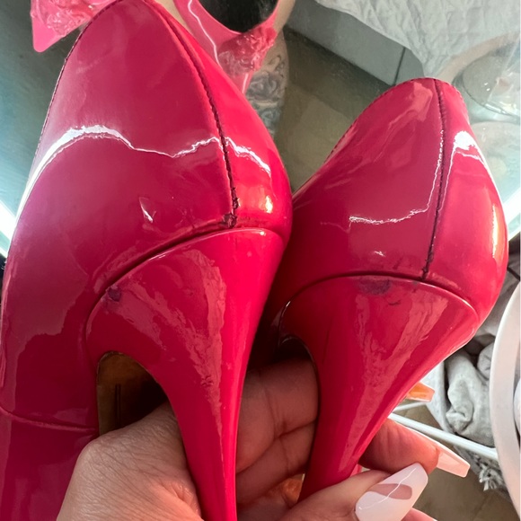 Authentic Versace palazzo hot pink heels. Good condition! - Picture 7 of 7